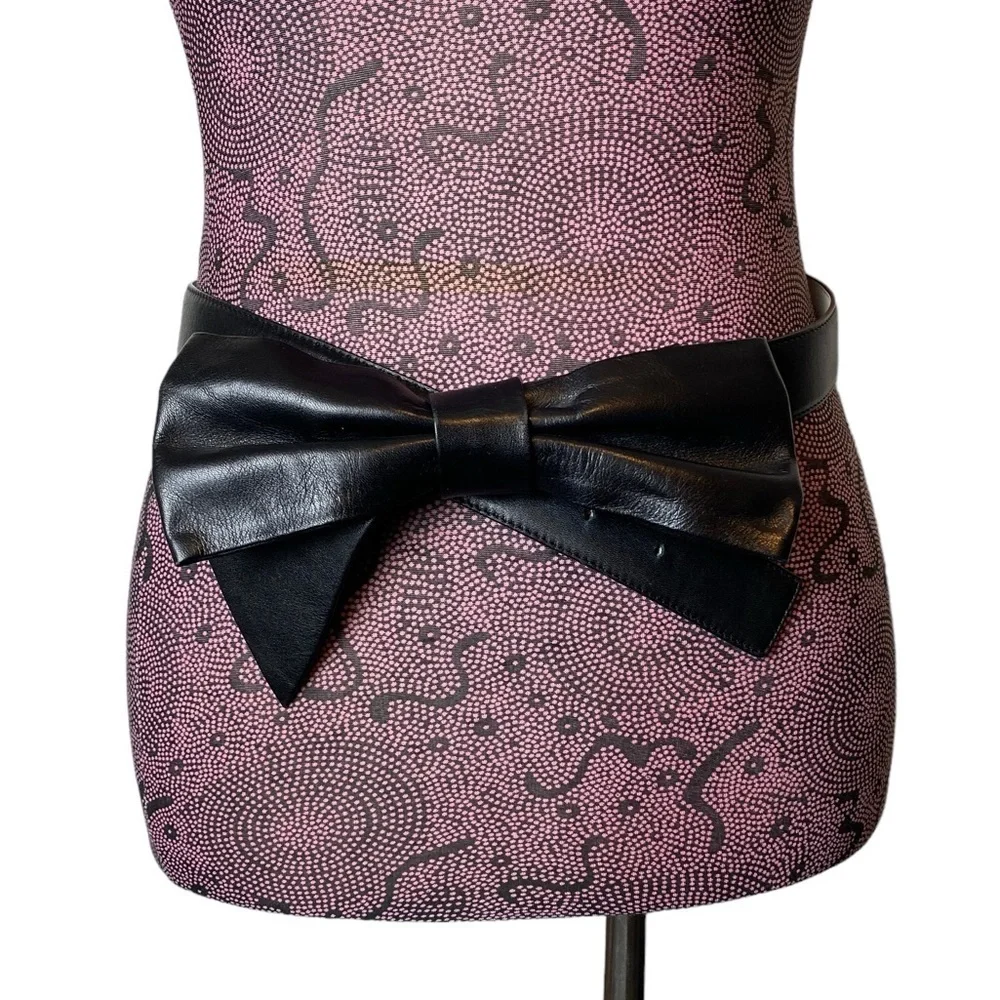 Alannah Hill Sz M Black Bow Leather Belt